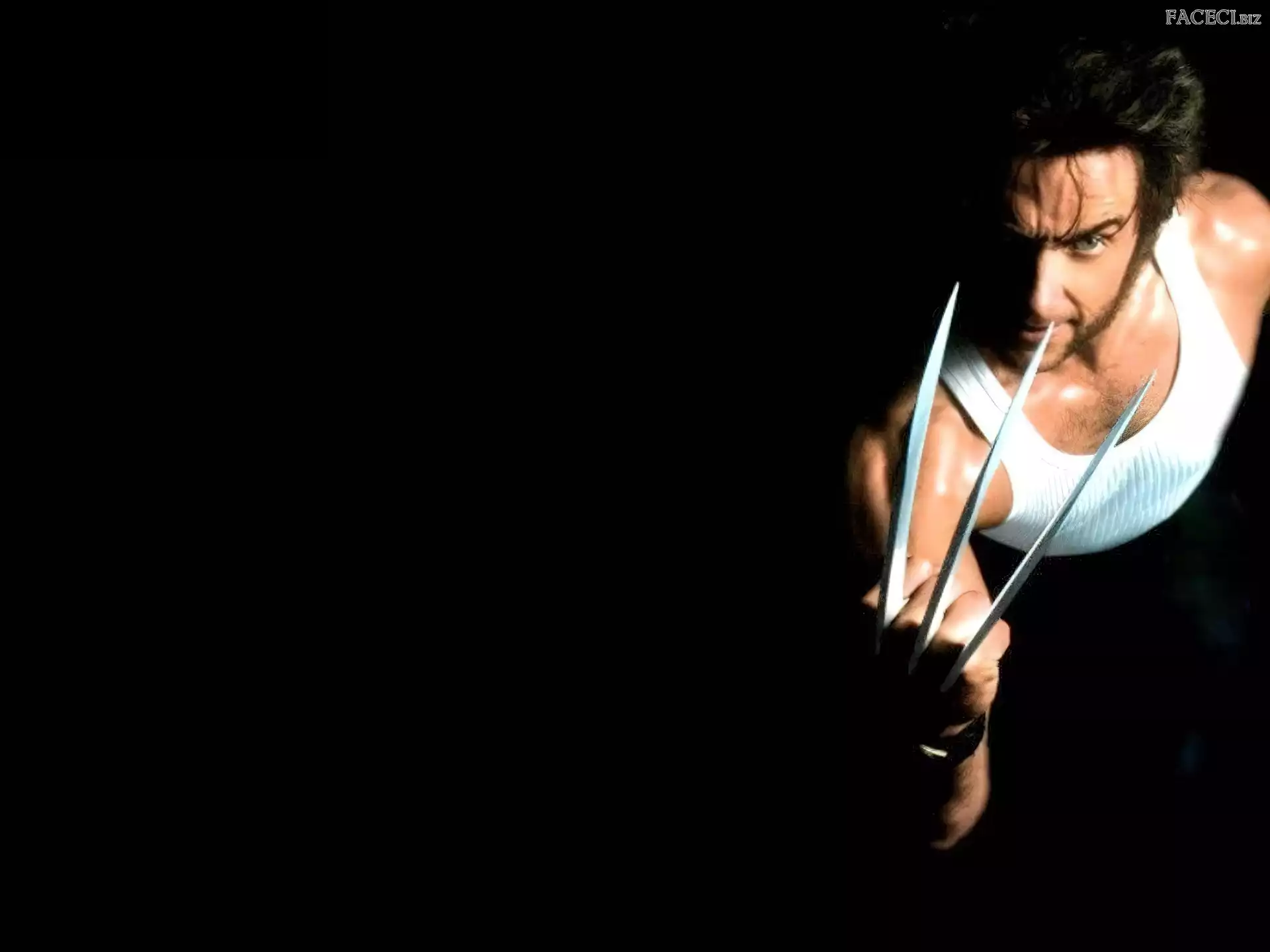 Hugh Jackman, biała koszulka